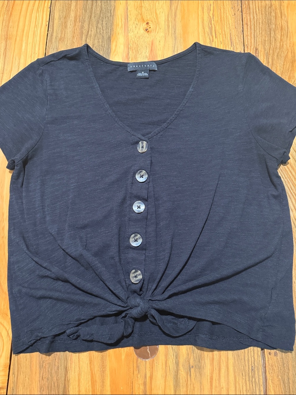 Sanctuary Women’s Black Short-Sleeve Button-Front Knot Top, Medium